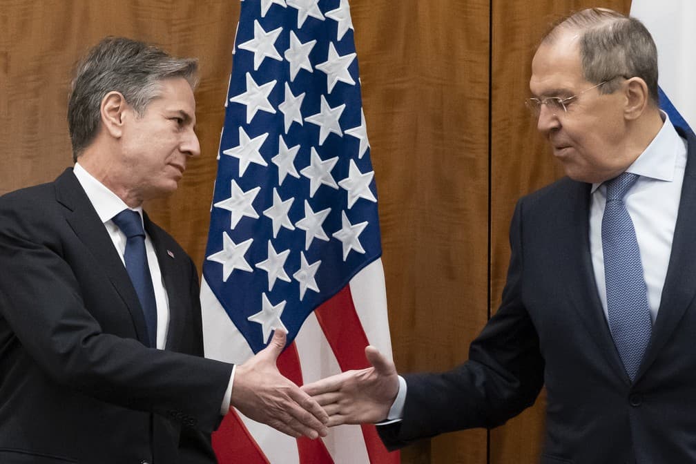 TENSÃO: Rússia afirma que não recuará diante de ameaças de sanções dos EUA