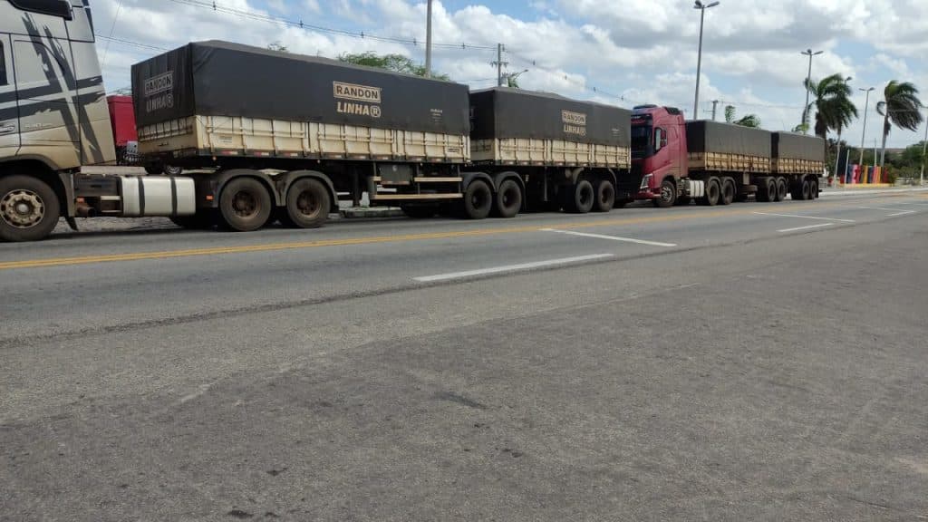 Carga com 100 toneladas de farinha de trigo é retida no RN