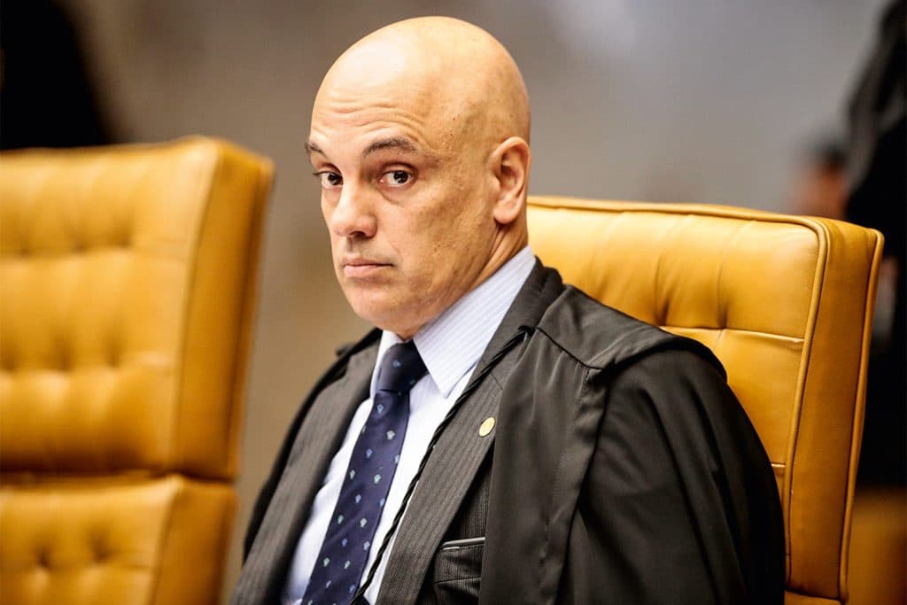 Moraes determina bloqueio de perfis do Telegram e ameaça suspender aplicativo