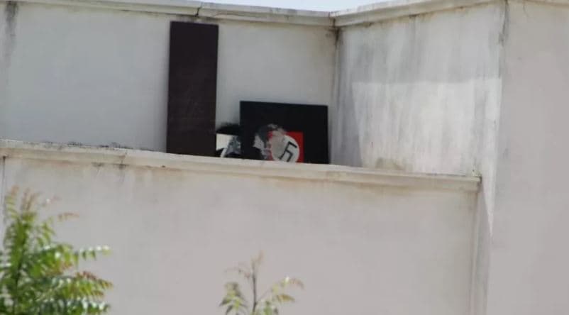 Placa com suástica nazista gera revolta em moradores de condomínio de classe média alta em Mossoró