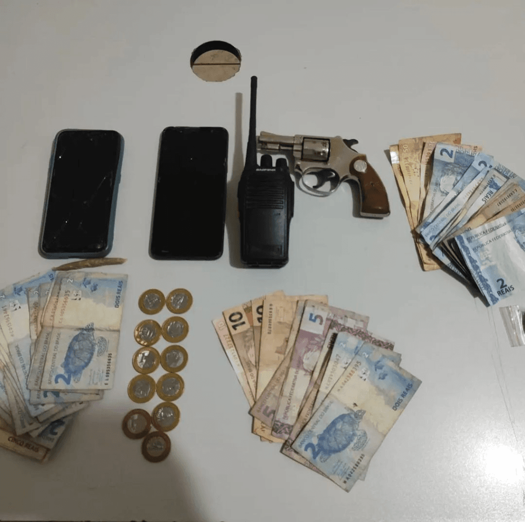 PM resgata jovem mantida em cativeiro que seria julgada e morta pelo ‘Tribunal do Crime' no RN e prende três pessoas