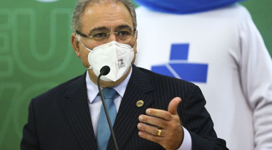 Queiroga crê que pandemia deve se tornar endemia no fim do trimestre: "Temos que trabalhar muito para isso"