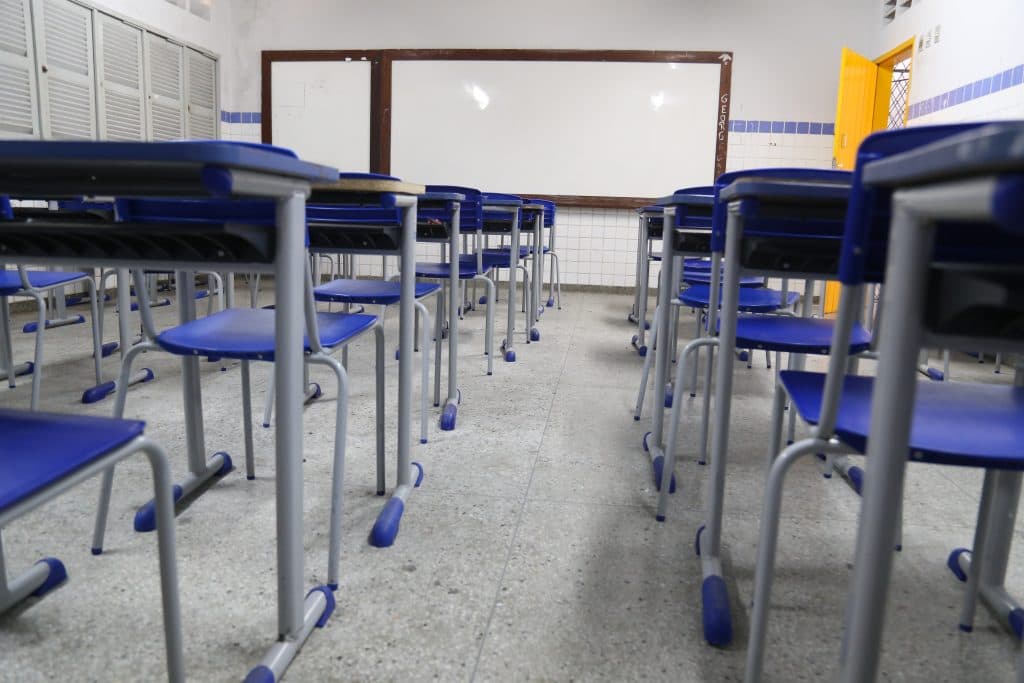 Professores da rede estadual aprovam indicativo de greve e ato em frente à Governadoria na sexta (4)