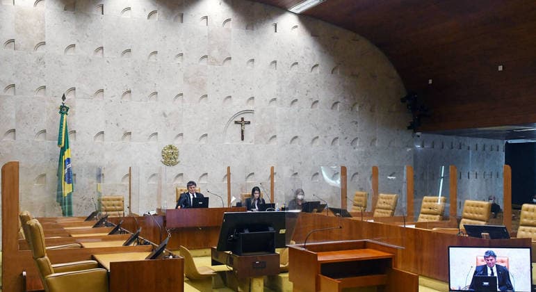 Maioria do STF dá aval para universidades cobrarem passaporte de vacina contra a Covid-19