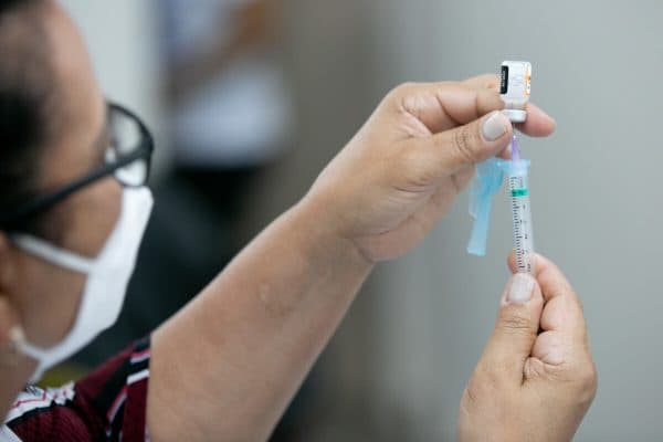 Covid-19: quarta dose da vacina é liberada para idosos em Natal