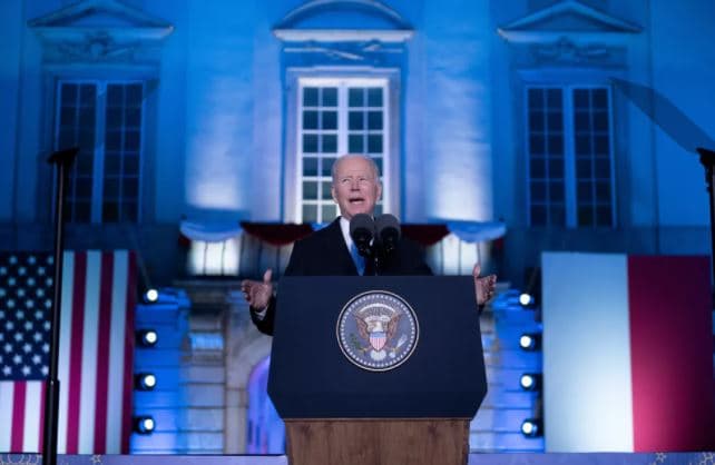 Joe Biden critica Vladimir Putin em discurso na Polônia: ‘Pelo amor de Deus, este homem não pode permanecer no poder'