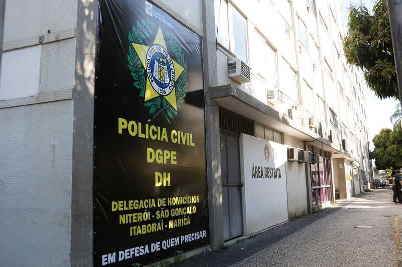 Pai vai à padaria, deixa filhos sozinhos e crianças morrem em incêndio