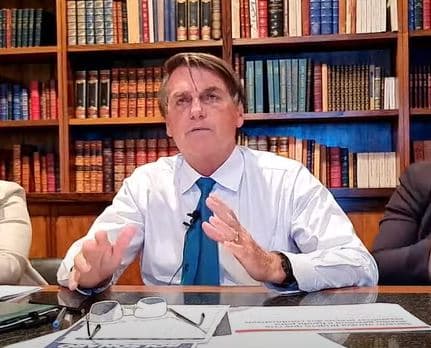 Bolsonaro diz que sancionará “a qualquer hora” projeto que fixa ICMS dos combustíveis