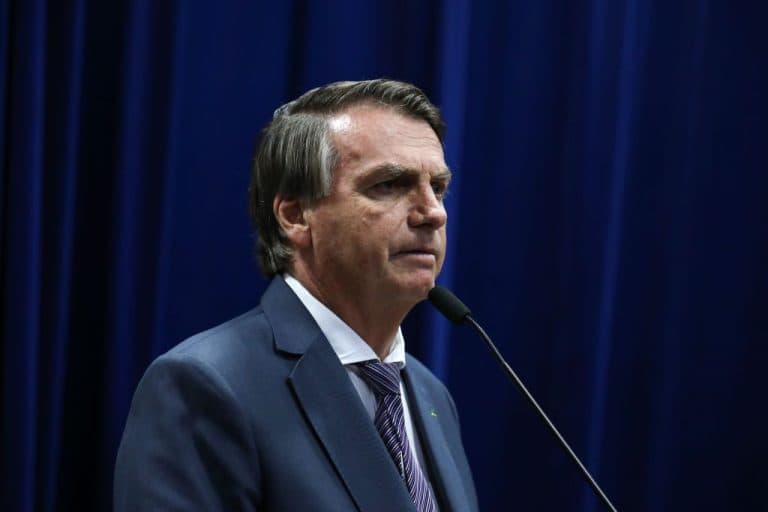 Bolsonaro eleva pressão e governo espera que presidente da Petrobras peça demissão
