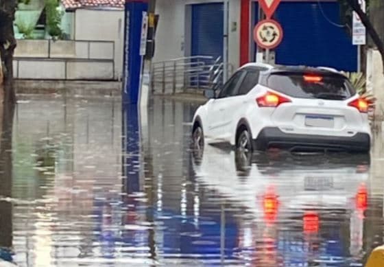 CHUVAS CASTIGAM NATAL: Capital potiguar registra chuvas de até 256 mm na madrugada deste domingo (6)