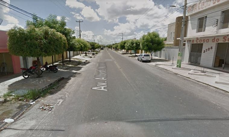Obra da Caern interdita trânsito em avenidas de Mossoró