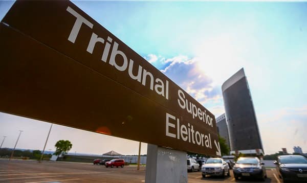 Normas para substituição de candidatos devem ser publicadas até hoje