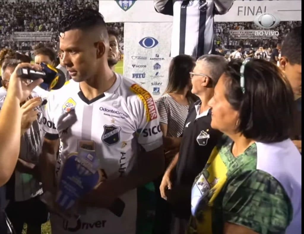 Na frente da governadora, Wallyson cobra mais investimentos no esporte