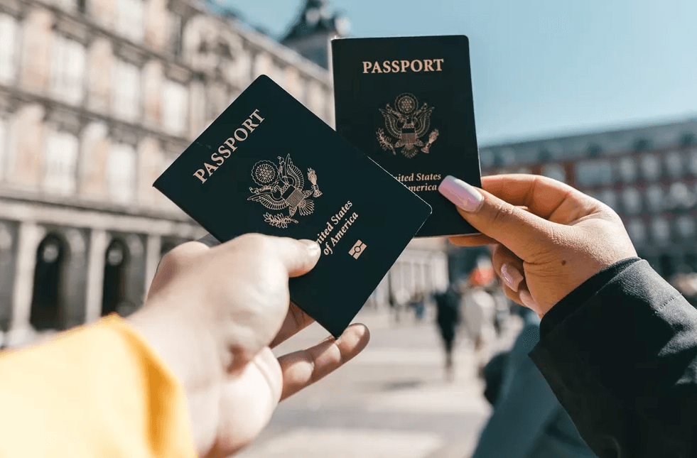 Passaportes dos EUA terão opção "X" para pessoas trans e não-binárias