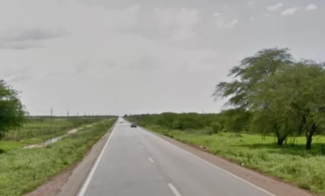 Bebê de 9 meses morre em acidente entre carro e caminhão na BR-406 no RN