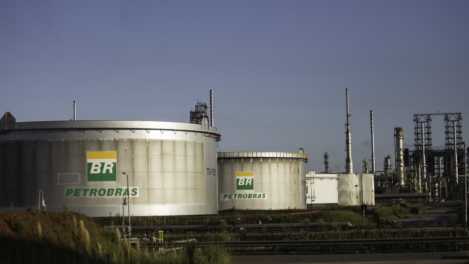 Justiça nega pedido para forçar mudança na política de preços da Petrobras: "fere o princípio da livre iniciativa"