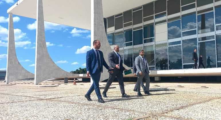 Supremo Tribunal Federal avalia que terá de julgar perdão de Bolsonaro a Daniel Silveira