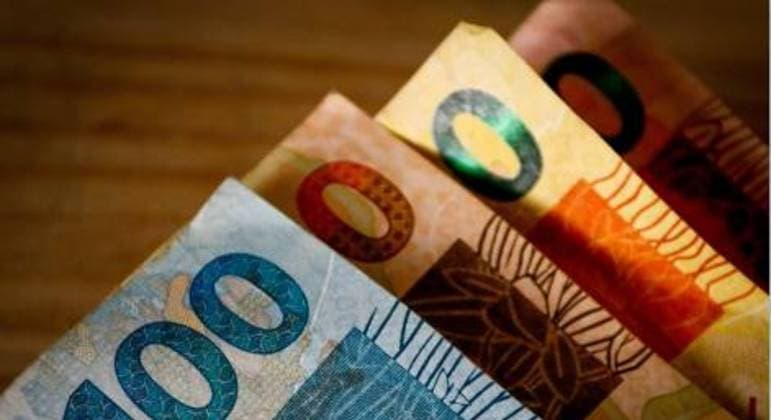 PEC quer barrar pisos salariais se não houver a indicação de fonte de recursos
