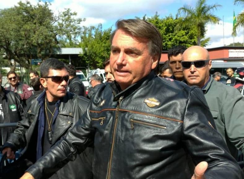 Acordo entre TSE e WhatsApp é “inadmissível, inaceitável e não vai ser cumprido”, diz Bolsonaro