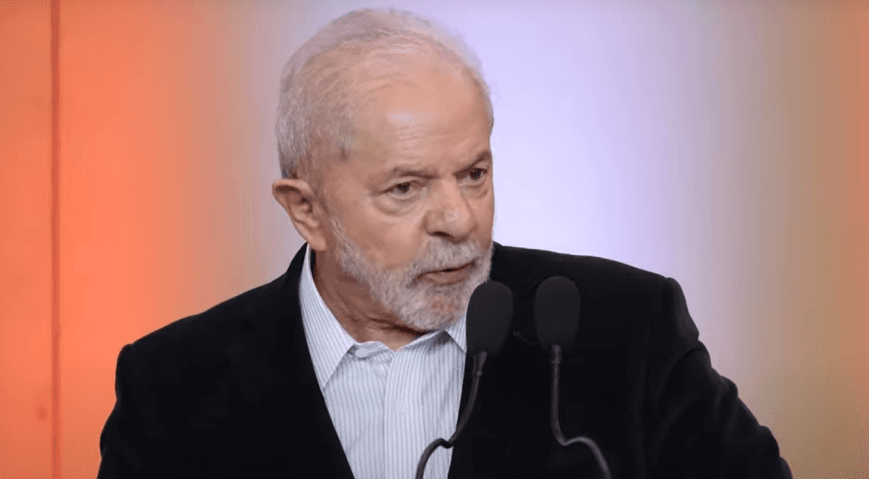 A canais de esquerda, Lula volta a falar em controle da mídia