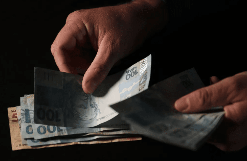 Membro de comissão de formatura aposta e perde R$ 68 mil de baile; formandos fazem vaquinha