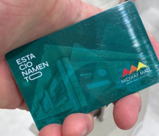 Lojistas do Midway Mall recebem cartão de estacionamento