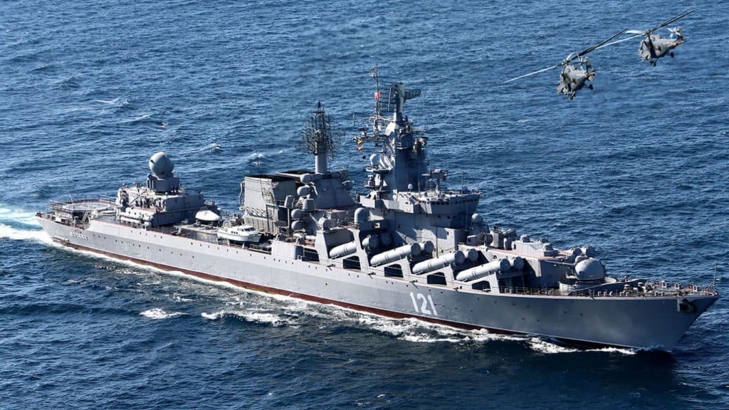 Rússia confirma o naufrágio de seu maior navio de combate após explosão e incêndio