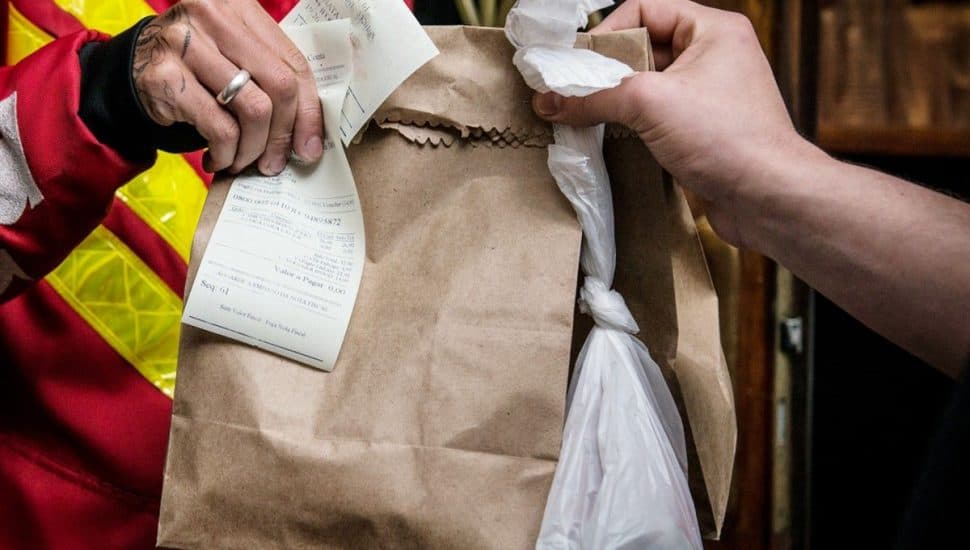 Donos de restaurantes em Natal relatam prejuízos por causa de golpes utilizando aplicativos de delivery