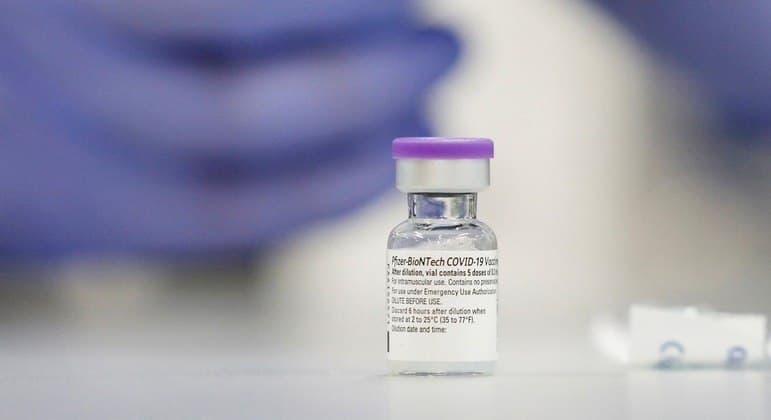 Presidente da Pfizer prevê vacina anti-Covid eficaz ‘contra tudo' ainda em 2022