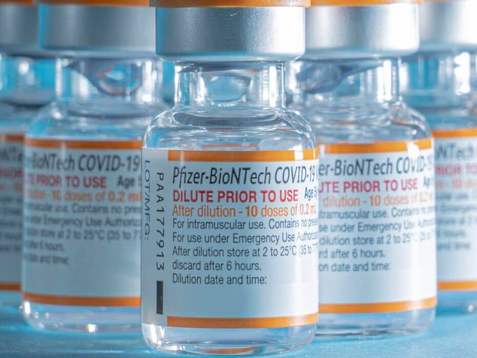 Reforço com Pfizer aumenta proteção em quem recebeu doses da CoronaVac