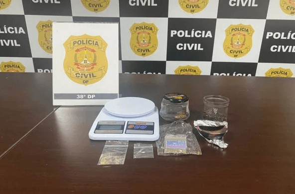 Professora é presa por ensinar receitas com maconha na air fryer