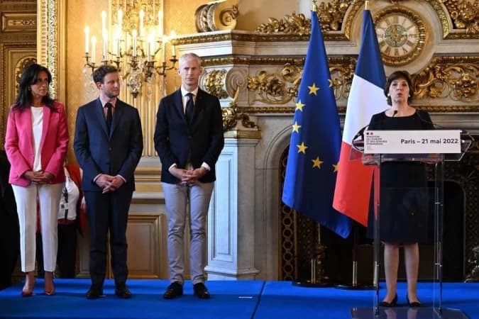 Adesão da Ucrânia à União Europeia deve levar '15 ou 20 anos', diz França