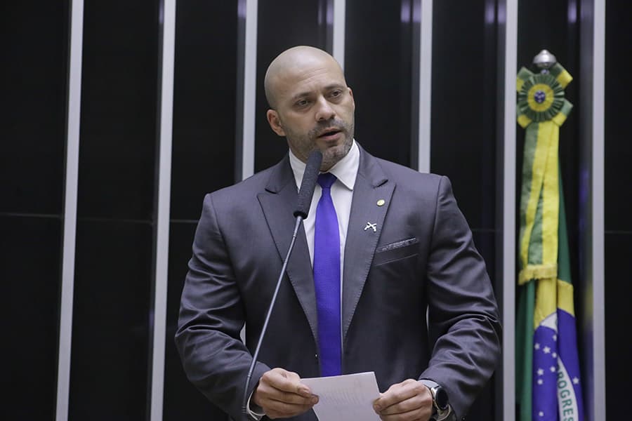 Alexandre de Moares aplica nova multa de R$ 135 mil a Daniel Silveira
