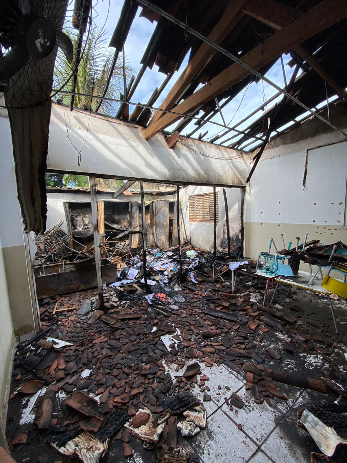 [FOTOS] DENÚNCIA: Mais de 10 dias após incêndio em creche, município potiguar segue sem assistência por parte do Corpo de Bombeiros e ITEP