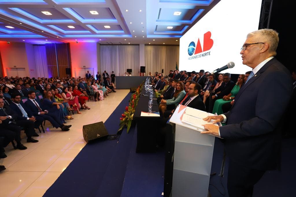 FOTOS: Em solenidade prestigiada, diretorias da OAB/RN e CAARN tomam posse
