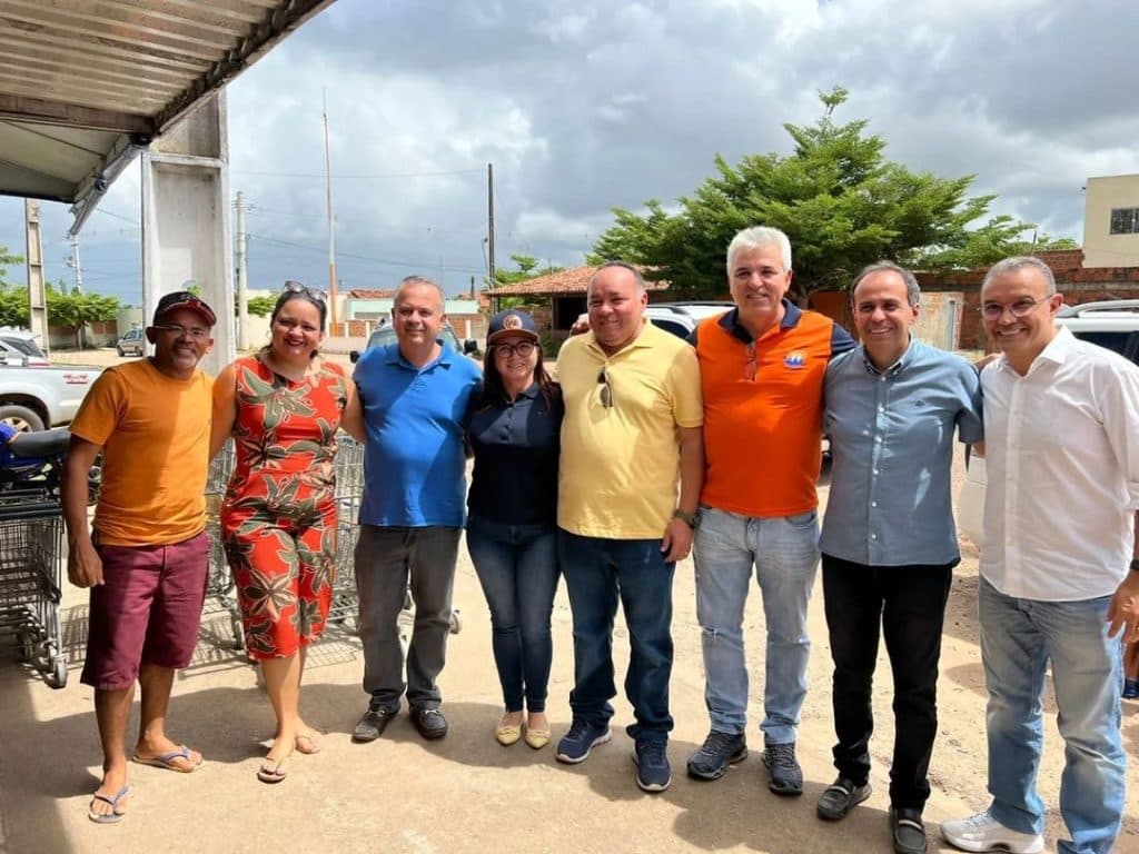 Luiz Eduardo recepciona Fábio, Rogério e Kelps na Festa do Trabalhador em Maxaranguape