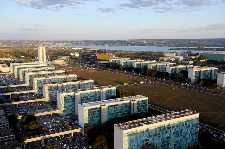 Após consulta do governo, STF e Senado dizem que reajuste de 5% para servidores federais é possível