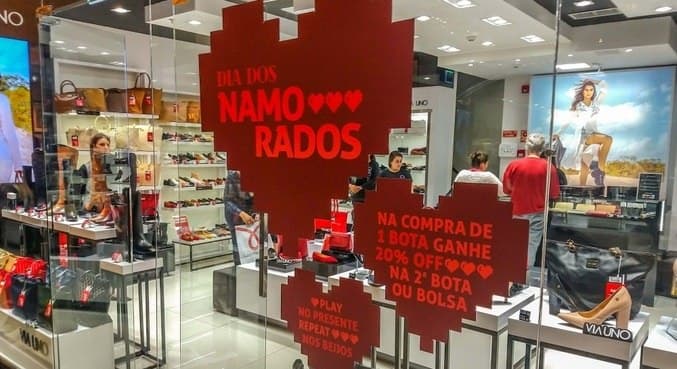 DIA DOS NAMORADOS: Brasileiros vão gastar, em média, R$ 196 com presentes