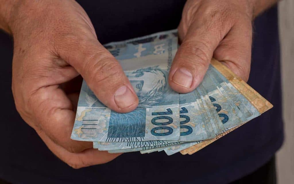 Governo prevê corte de 14 bilhões, mas reajuste de 5% ainda está indefinido