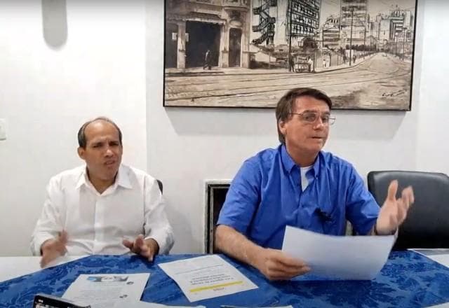 "Não existe interferência, ninguém quer impor nada", diz Bolsonaro sobre Forças Armadas nas eleições