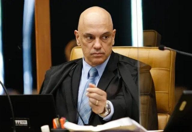 Moraes une investigações sobre a atuação de supostas ‘milícias digitais' e ataques às urnas eletrônicas