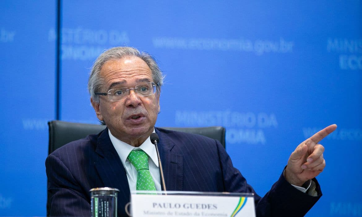 Ministro da Economia defende taxar super-ricos e desonerar empresas; Sugestão é para que a reforma tributária avance no Senado