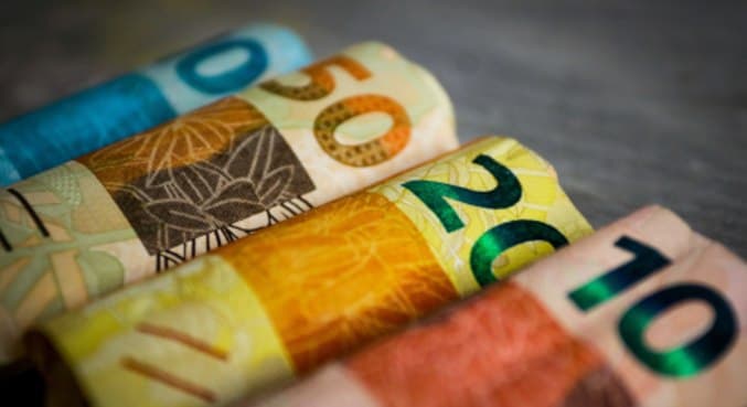 Salário mínimo previsto pelo governo federal para 2023 chega a R$ 1.310