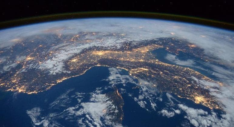 Nasa planeja enviar ‘nudes' ao espaço para atrair a atenção de alienígenas