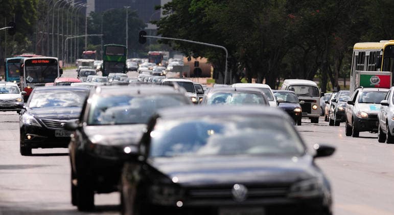 Governo Federal vai oferecer benefícios fiscais e tarifários a condutores que não tiverem multas