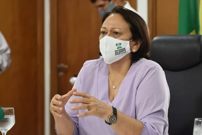 Às vésperas da campanha eleitoral, Fátima libera R$ 50 milhões para recuperar estradas no RN