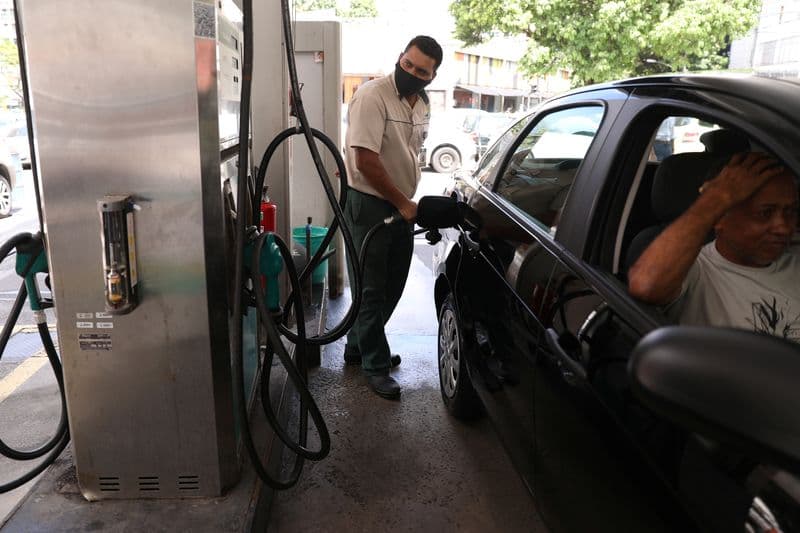 Petrobras anuncia reajustes de 14,26% para diesel e de 5,18% para gasolina