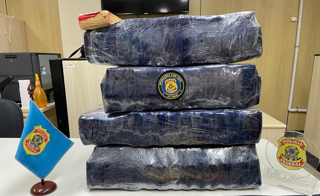 FOTOS E VÍDEO: PF prende mulheres com 54,5 kg de maconha no aeroporto de Natal