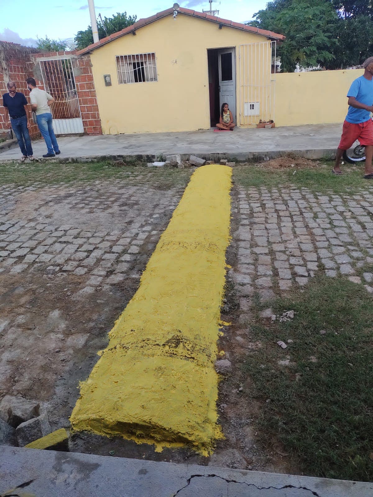 [VÍDEO] SUCUPIRA PERDE: Presidente da Câmara de Florânia assume prefeitura por 5 dias, constrói lombada e a inaugura com fogos e paredão de som