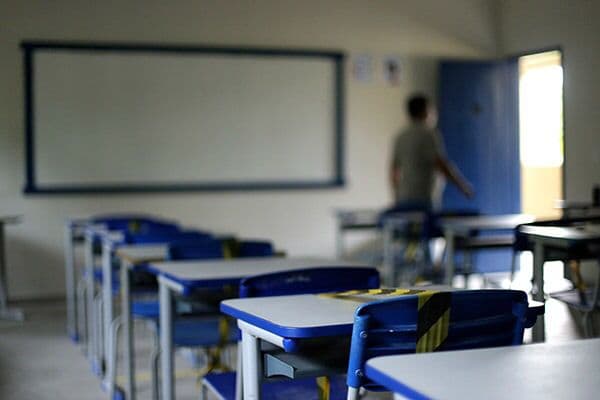 Fábio Dantas dispara “Fátima Bezerra na educação: se você não cuida dos seus vai cuidar de quem?”